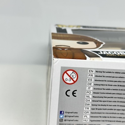 Caixa de figura de vinil com aviso de idade e ícones de redes sociais