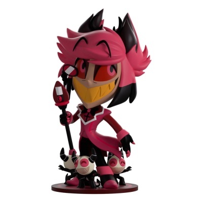 Figura de vinil com cabelo rosa, sorriso amarelo, casaco rosa e três pequenas figuras com chifres