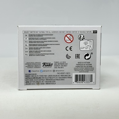 Caixa de produto Funko com avisos e informações técnicas na parte traseira