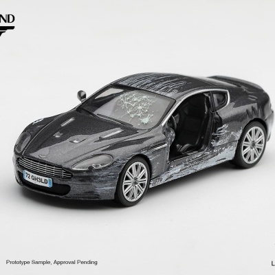 Miniatura de carro desportivo preto com porta aberta e danos simulados