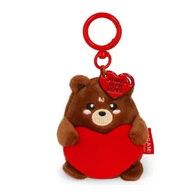 Chaveiro de pelúcia urso castanho com coração vermelho e argola vermelha