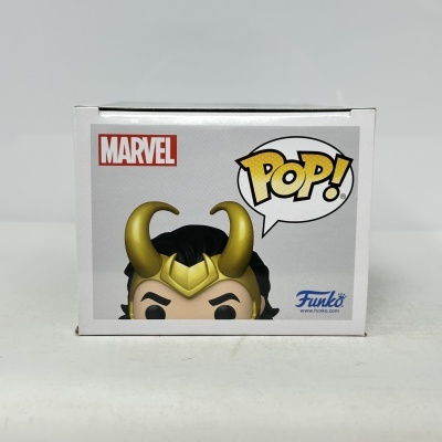 Embalagem Funko Pop personagem Loki da Marvel com capacete dourado e cornos