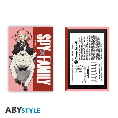 Carteira de tecido rosa e vermelho com personagem anime e texto SPY x FAMILY