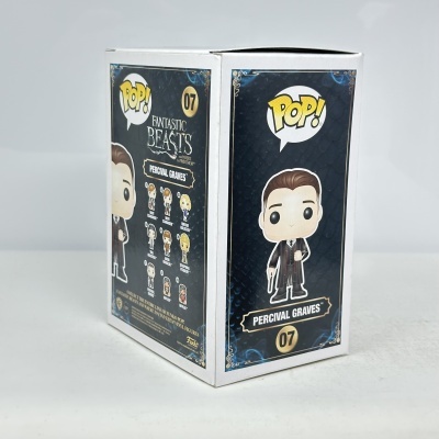 Caixa Funko Pop de Percival Graves com fundo preto e texto Fantastic Beasts