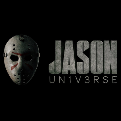 Máscara metálica com furos vermelhos ao lado do texto JASON UN1V3RSE
