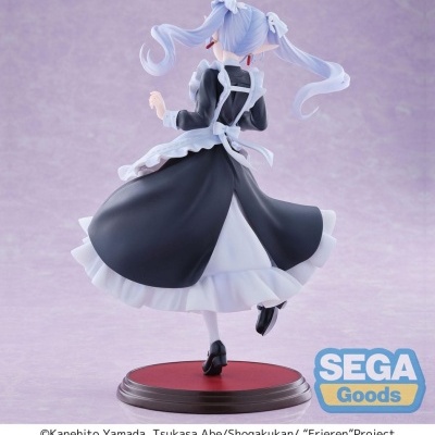 Figura coleção personagem vestido criada preto branco cabelo azul claro base vermelha preta fundo lilás
