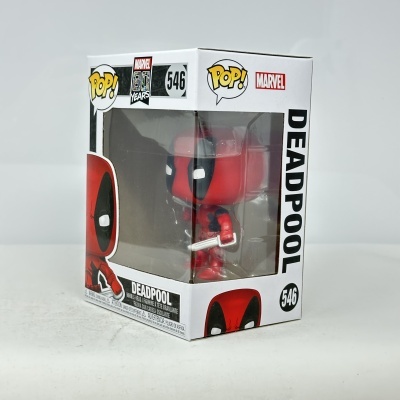 Figura Funko Pop! Deadpool com caixa branca e logótipos Marvel e Pop!