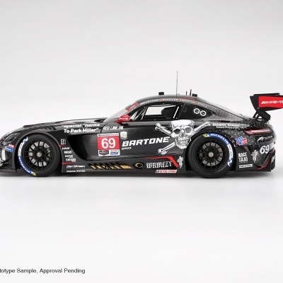 Carro de corrida preto com desenhos de caveira e número 69