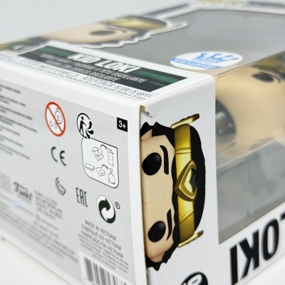 Caixa de Funko Pop do personagem Loki em embalagem branca com detalhes e texto visível