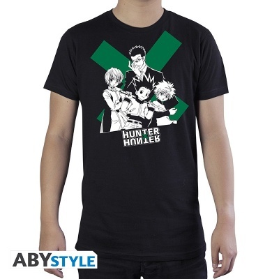 T-shirt preta com estampa do anime Hunter x Hunter e personagens em preto e branco com X verde