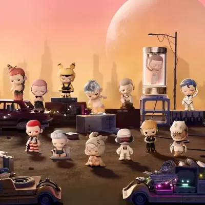Figuras colecionáveis em miniatura com design cartoon em cenário futurista ao pôr do sol