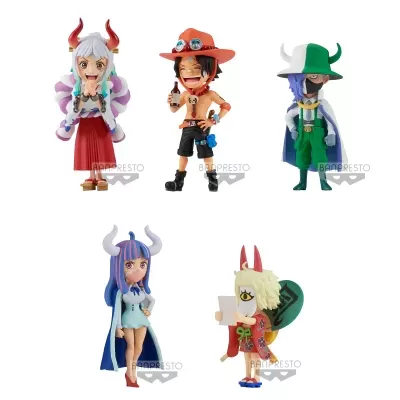 Cinco figuras colecionáveis de personagens de anime coloridos sobre fundo branco