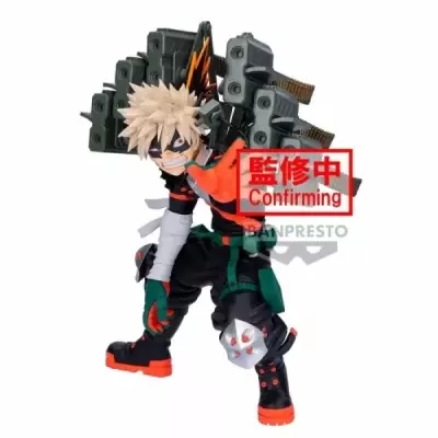 Figura de personagem de anime com roupa preta e verde e suporte de armas