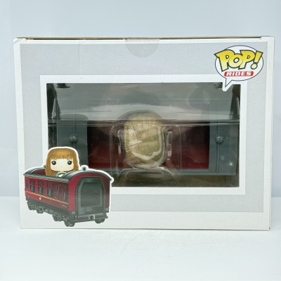 Embalagem branca de brinquedo POP! RIDES com figura de vagão de comboio e personagem pequena