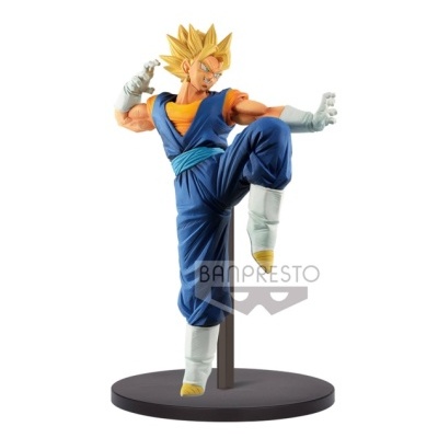 Figura de ação com cabelo loiro espetado e fato azul em base preta