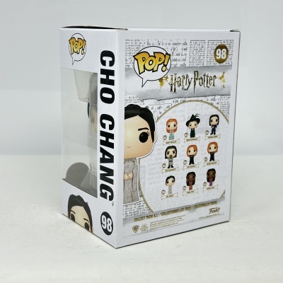 Caixa Funko Pop! Harry Potter Cho Chang número 98 com ilustrações de personagens da coleção