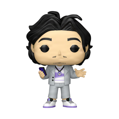 Figura Funko Pop com fato cinzento e crachá VIP segurando smartphone.