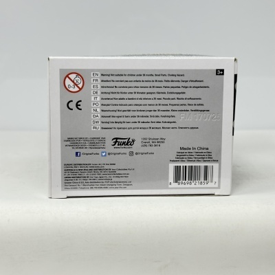 Parte traseira da embalagem de produto Funko com avisos de segurança e informações de fabricação