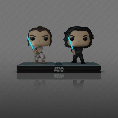 Figuras Funko Pop Rey e Kylo Ren de Star Wars com espadas azuis e base preta