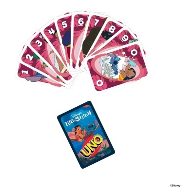 Cartas do jogo UNO Disney Lilo & Stitch com números e personagens visíveis