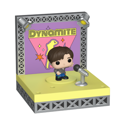 Boneco Funko Pop em palco com microfone e fundo DYNAMITE