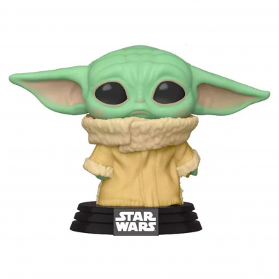 Boneco Baby Yoda Star Wars com casaco amarelo numa base preta