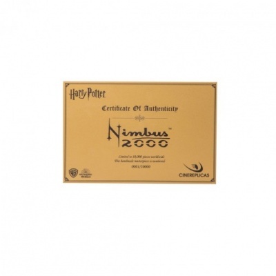 Certificado de autenticidade Nimbus 2000 em fundo dourado