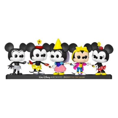 Conjunto de cinco figuras de vinil estilo Funko Pop de personagens Disney variadas numa base preta.