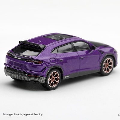 Miniatura de carro Lamborghini roxo em fundo branco com texto