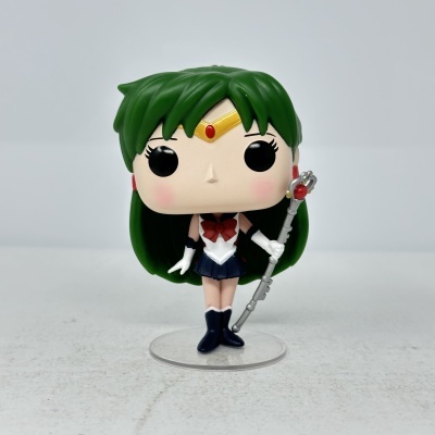 Figura colecionável Funko Pop estilizada com cabelo verde e roupa de marinheira.