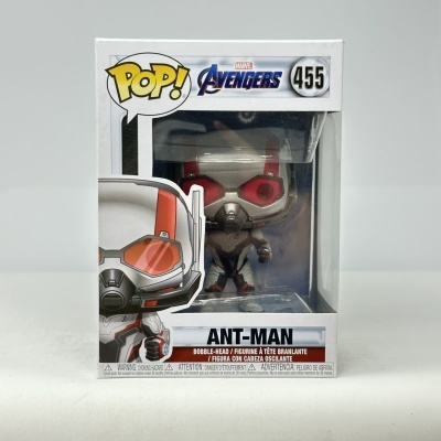 Figura Ant-Man Pop! Avengers Marvel na caixa branca com janela transparente