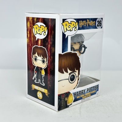 Figura de vinil Pop! Harry Potter número 26 dentro da caixa com detalhes gráficos e texto