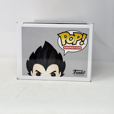 Caixa branca Funko Pop! com imagem de personagem e texto POP! ANIMATION.