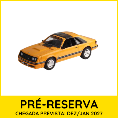 Miniatura de carro amarelo com detalhes a preto e texto de pré-reserva em fundo amarelo
