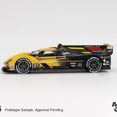 Miniatura de carro de corrida amarelo e preto com logos e números