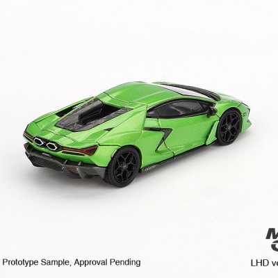 Miniatura de carro verde metálico com texto e fundo branco