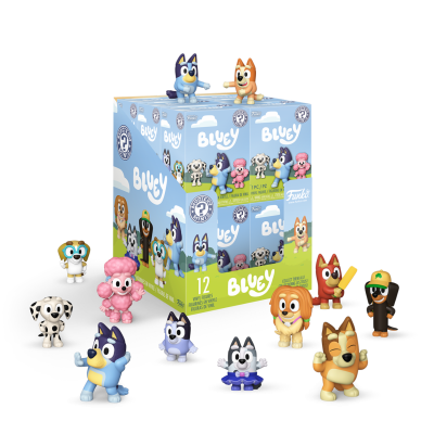 Caixa azul e verde com figuras vinílicas de personagens da Bluey e bonecos coloridos à frente