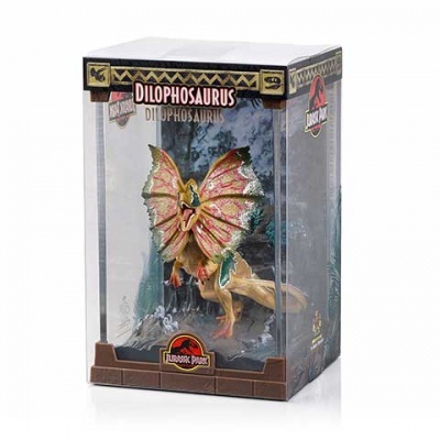 Figura de Dilophosaurus dentro de embalagem de plástico transparente com logótipo e texto Jurassic Park