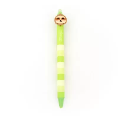 Caneta verde e branca com figura de bicho preguiça no topo