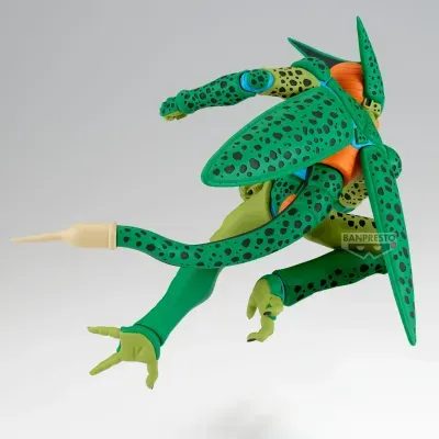 Figura articulada colorida com manchas pretas e um logo BANPRESTO