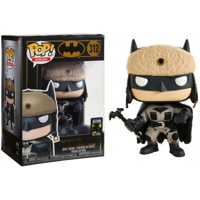 Boneco Funko Pop Batman número 312 com capacete bege e máscara preta junto à sua caixa preta da série Pop! Heroes