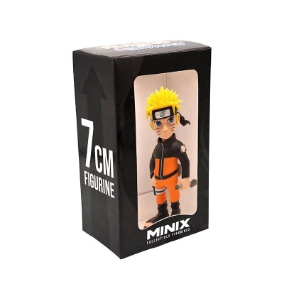 Figura colecionável Minix de personagem com casaco preto e calças laranja em caixa preta