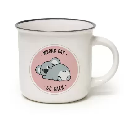 Caneca branca com design de coala e texto WRONG DAY GO BACK