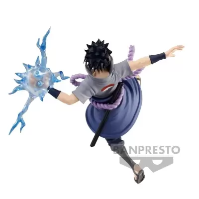 Figura do personagem Sasuke Uchiha com esfera de energia azul em fundo branco