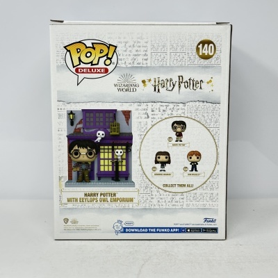Embalagem figura Funko Pop! Deluxe Harry Potter com Empório de Corujas Eeylops