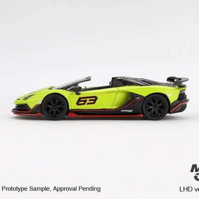 Miniatura de carro desportivo verde-lima com número 63