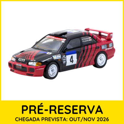 Miniatura de carro de corrida preto e vermelho com número 4 nas laterais