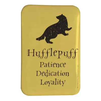 Placa amarela Hufflepuff com silhueta preta de texugo e texto preto