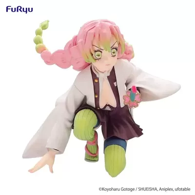 Figura da personagem Mitsuri Kanroji do anime Demon Slayer em fundo branco