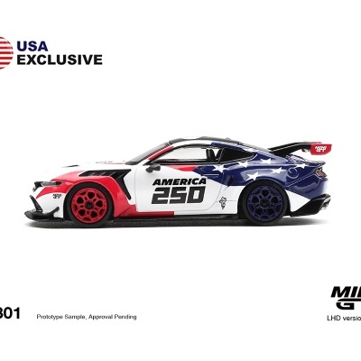 Miniatura de carro desportivo pintado com cores da bandeira americana e texto AMERICA 250